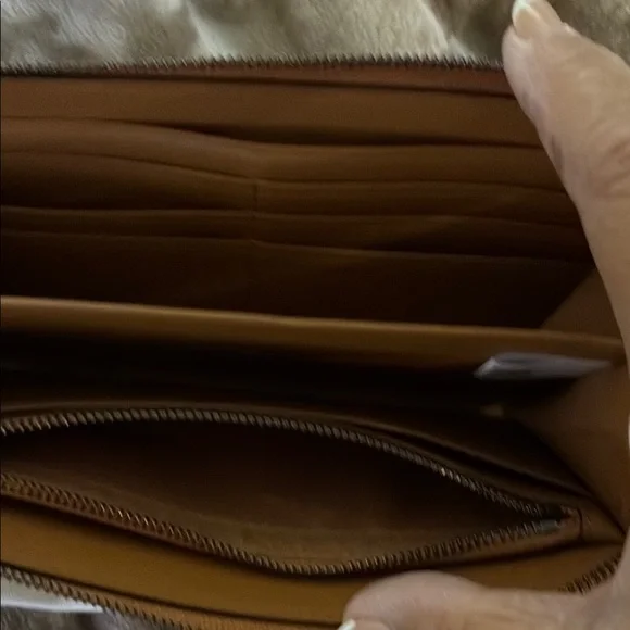 MCM Brown Logo Clutch - Picture 2 of 10